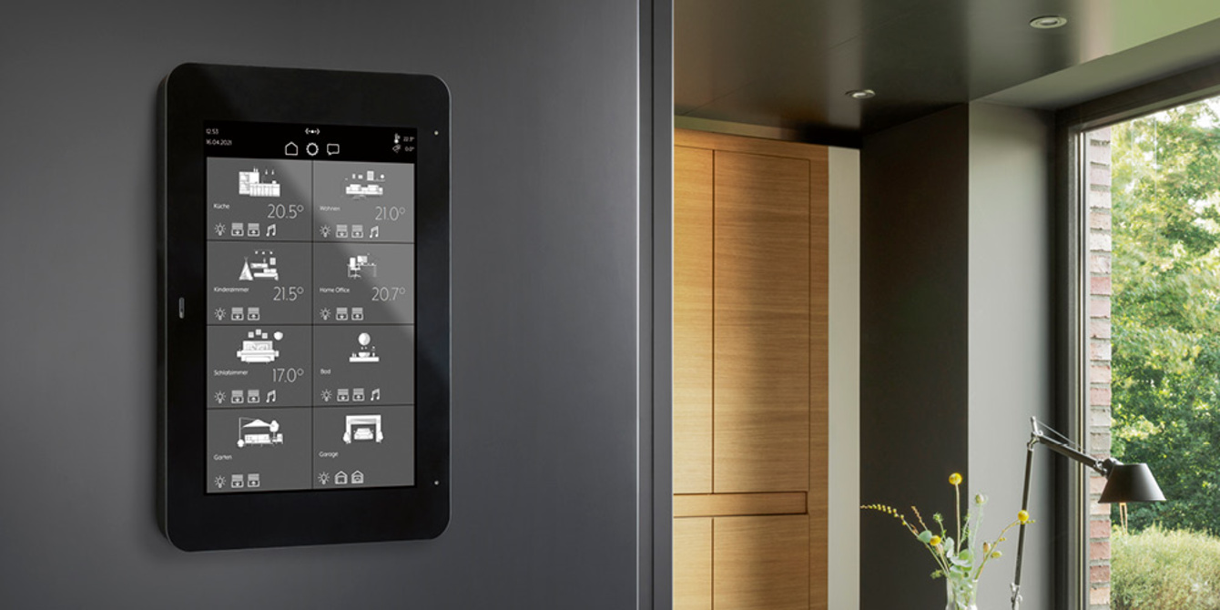 JUNG Smart Panel 8 bei RK Elektrotechnik in Dresden